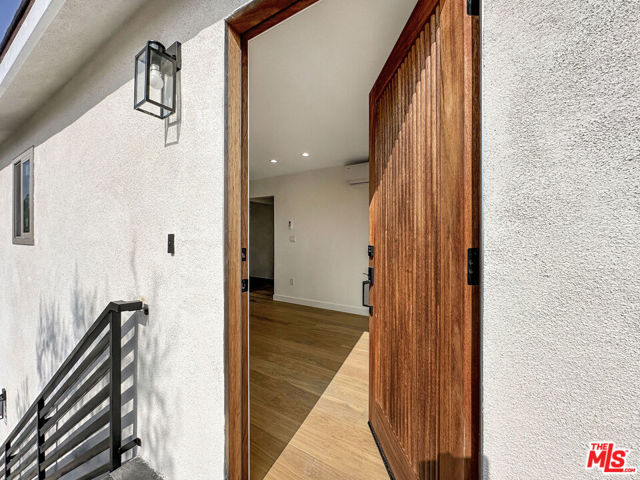 5810 S Halm Avenue, Los Angeles CA: https://media.crmls.org/mediaz/ddfd31e9-49d7-4165-8d67-b35072c6cd39.jpg