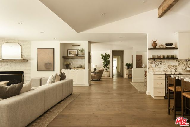 20524 Vista De Oro Place photo 6
