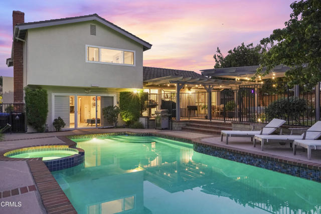 18845 Braemore Road, Porter Ranch CA: https://media.crmls.org/mediaz/ddfd8f22-f658-4627-8fd3-703cf6bf0a9c.jpg