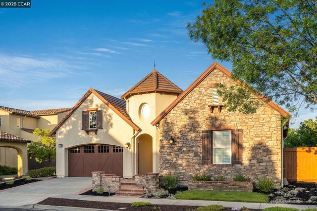 3467 Cashmere Street, Danville CA: https://media.crmls.org/mediaz/ddfdaef2-e572-4830-a643-4d2c3cc6b8fa.jpg