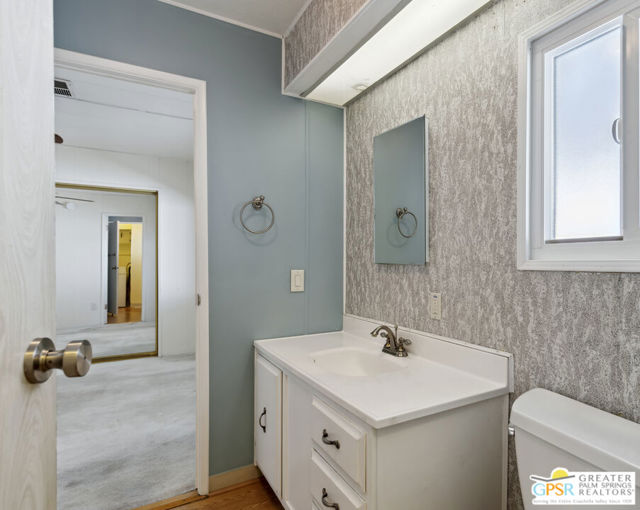 210 Coyote Drive, Palm Springs CA: https://media.crmls.org/mediaz/ddfdb39a-8f7e-43ab-875c-f8650c26c360.jpg