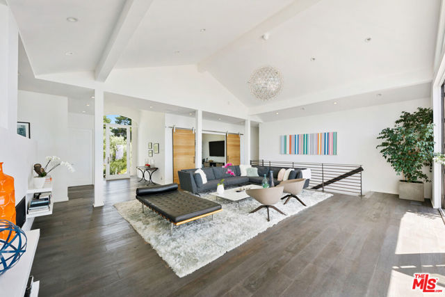 27450 Calicut Road, Malibu CA: https://media.crmls.org/mediaz/ddfe49a7-dbc3-494e-9ebe-5ae41e256363.jpg