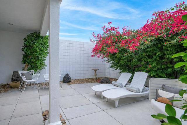 519 Desert Lakes Drive, Palm Springs CA: https://media.crmls.org/mediaz/ddfe695b-cc8a-4fa2-8c47-5b1977e8f447.jpg