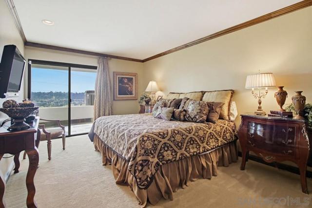 1366 Camino Lujan, San Diego CA: https://media.crmls.org/mediaz/ddfe99e9-aef2-483a-af90-d634a3415fd7.jpg