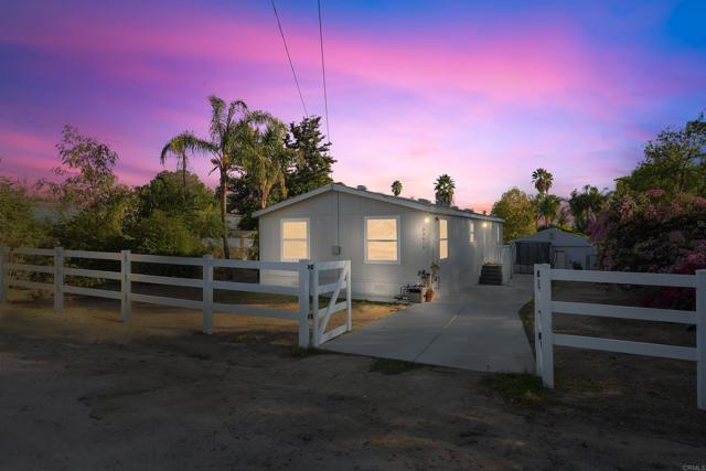 33615 Orange Street, Wildomar CA: https://media.crmls.org/mediaz/ddfef043-6bb6-4217-a318-00751bbc1e1a.jpg