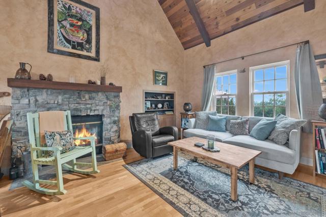 3839 Deer Lake Park Rd, Julian CA: https://media.crmls.org/mediaz/ddff239e-4c1b-4503-a31c-45ca418cadb1.jpg