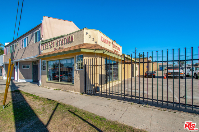 9326 S Western Ave, Los Angeles, CA 90047