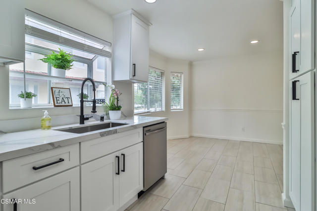 2711 Stearns Street, Simi Valley CA: https://media.crmls.org/mediaz/ddffd204-051c-45ea-8285-fdc9dc126d52.jpg