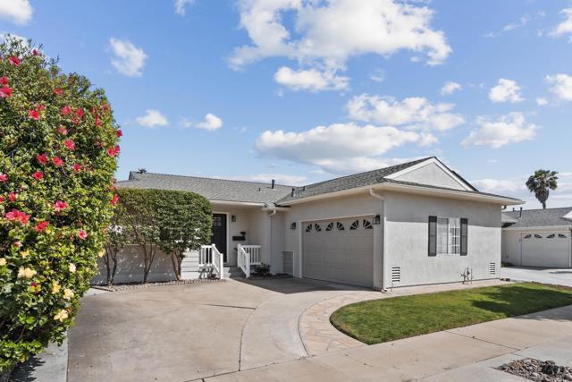 4971 Twain Ave, San Diego CA: https://media.crmls.org/mediaz/ddffef8d-58aa-4b8c-949f-1e219b2325e5.jpg