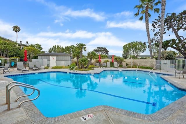 640 W Solana Circle, Solana Beach CA: https://media.crmls.org/mediaz/de00205a-a104-4977-ace7-298fcd9c96ce.jpg