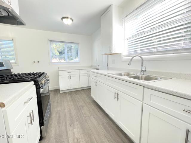 2057 Magnolia Street, Simi Valley CA: https://media.crmls.org/mediaz/de00754b-05e9-48c5-8aeb-5d80652c2674.jpg