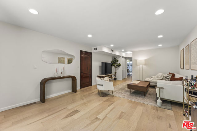 10854 Morrison Street, North Hollywood CA: https://media.crmls.org/mediaz/de01ea26-6313-487c-a463-4c3e7e28be1f.jpg