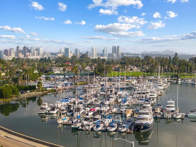 1710 Avenida Del Mundo, Coronado CA: https://media.crmls.org/mediaz/de0238f6-6df4-4c94-9611-430ca110ca72.jpg