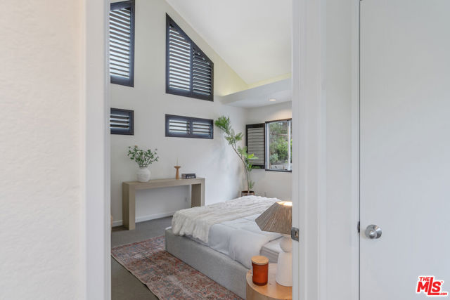 2131 Griffith Park Boulevard, Los Angeles CA: https://media.crmls.org/mediaz/de0243e6-f237-42a6-be2b-ccf74ff76507.jpg