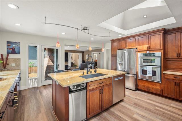 6641 Leyland Park Drive, San Jose CA: https://media.crmls.org/mediaz/de02a3f5-fa16-406a-8db7-243644939c07.jpg