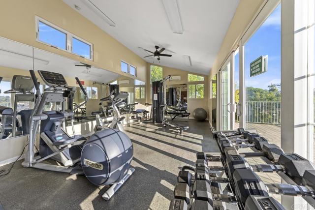 Detail Gallery Image 20 of 24 For 5252 Balboa Arms Dr #207,  San Diego,  CA 92117 - 2 Beds | 2 Baths