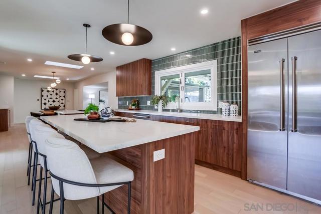 Image 4 of 40 For 896 La Jolla Rancho Rd