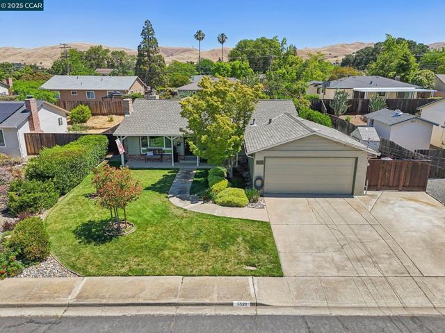 5521 Alaska Dr, Concord CA: https://media.crmls.org/mediaz/de0455b7-92b7-4332-9e94-5778bb0994d7.jpg