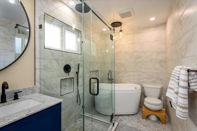 407 Beach Avenue, Half Moon Bay CA: https://media.crmls.org/mediaz/de045a2f-f161-4e05-b2c6-1324e8dcc2f9.jpg