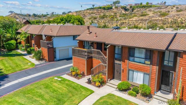 2459 Caminito Ocean Cv, Cardiff by the Sea CA: https://media.crmls.org/mediaz/de04dece-60ff-4c1c-901c-1b799f280c9b.jpg