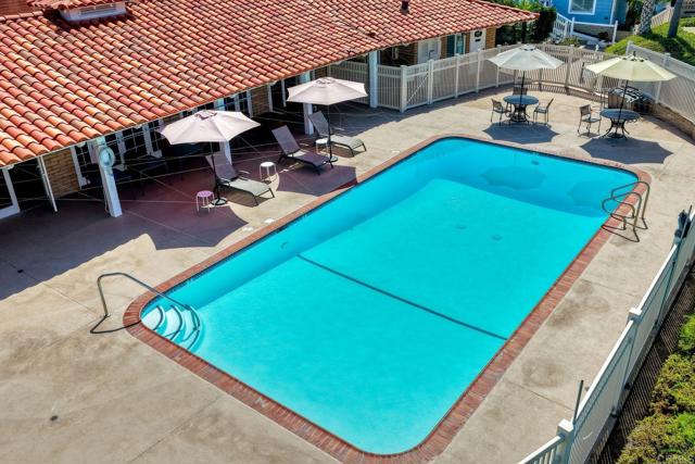 6503 Friendly Place, Carlsbad CA: https://media.crmls.org/mediaz/de054a25-9c55-40c9-90a8-822edb5e84c6.jpg