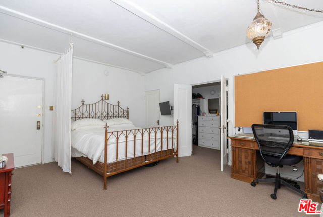 2041 N Vermont Avenue, Los Angeles CA: https://media.crmls.org/mediaz/de055124-237a-4e48-bfc7-b3ebb5311b9f.jpg
