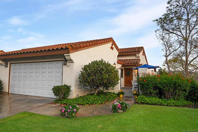 701 Fino Glen, Escondido CA: https://media.crmls.org/mediaz/de05ee62-d59c-45d9-b28d-cdfb8d932dde.jpg
