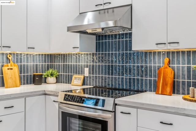 737 61st St, Oakland CA: https://media.crmls.org/mediaz/de064b67-3b59-42db-9631-6ea8f4634106.jpg