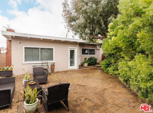 1831 259th Street, Lomita CA: https://media.crmls.org/mediaz/de065974-c14d-46e4-8d18-1c8942a7111e.jpg