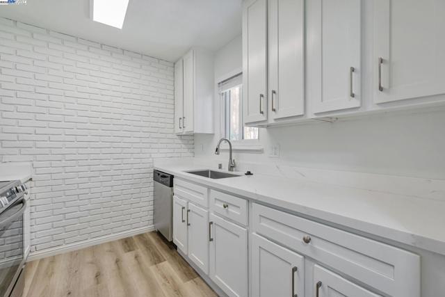 1731 Ellis St, Concord CA: https://media.crmls.org/mediaz/de06859a-55da-408f-b5de-131c3e9484d1.jpg