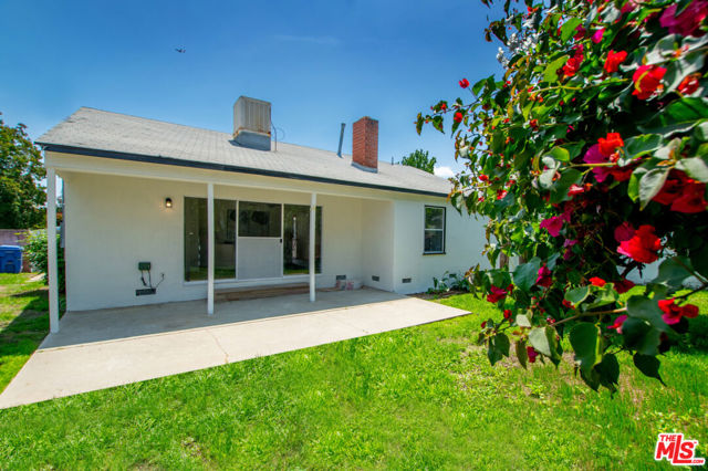 17209 Stagg Street, Van Nuys CA: https://media.crmls.org/mediaz/de06ee06-ce84-4129-aa7b-db4ef7ef32cb.jpg