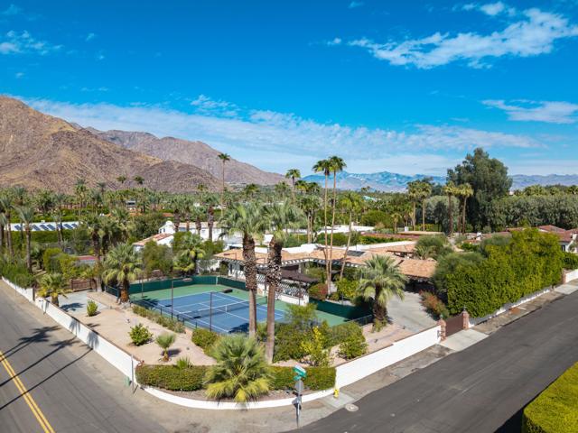 835 N Avenida Palmas, Palm Springs, CA 92262