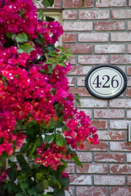 426 8th Avenue, Menlo Park CA: https://media.crmls.org/mediaz/de07bbe1-bf7d-432f-9bd5-082504ae3c52.jpg