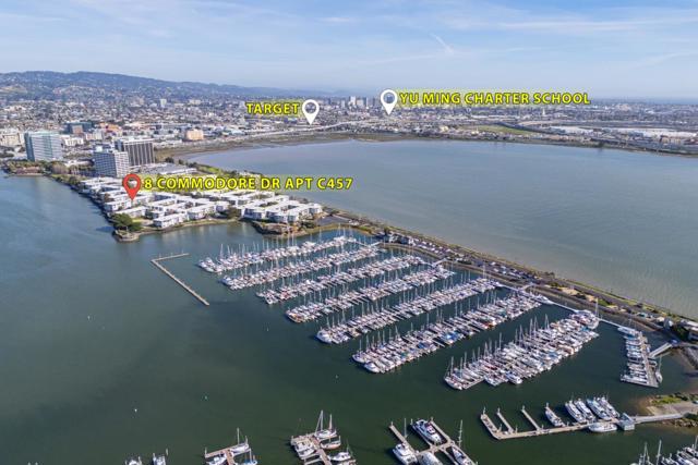 8 Commodore Drive, Emeryville CA: https://media.crmls.org/mediaz/de087423-dfa2-41df-ada8-ebff96ffc5c7.jpg