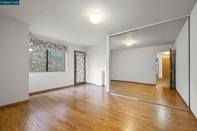 1383 Alvarado Rd, Berkeley CA: https://media.crmls.org/mediaz/de097ee1-4a81-4610-964d-423036c4cff3.jpg