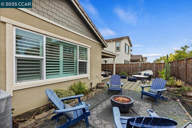 369 Parkfield Way, Oakley CA: https://media.crmls.org/mediaz/de099ef5-ceaa-4d87-b811-0063b0466839.jpg