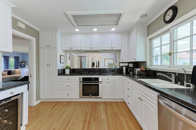 Image 14 of 55 For 733 Alameda  