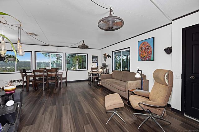 9100 Single Oak Dr, Lakeside CA: https://media.crmls.org/mediaz/de0aa6b0-1d64-4094-9e41-23f6a7853417.jpg