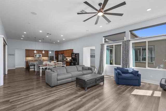 Detail Gallery Image 11 of 53 For 1749 Bowles Ct, Beaumont,  CA 92223 - 4 Beds | 3/1 Baths