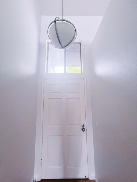 20371 Bluffside Circle, Huntington Beach CA: https://media.crmls.org/mediaz/de0d6ef9-9c7f-4d9e-8d8e-13bcca0d2783.jpg