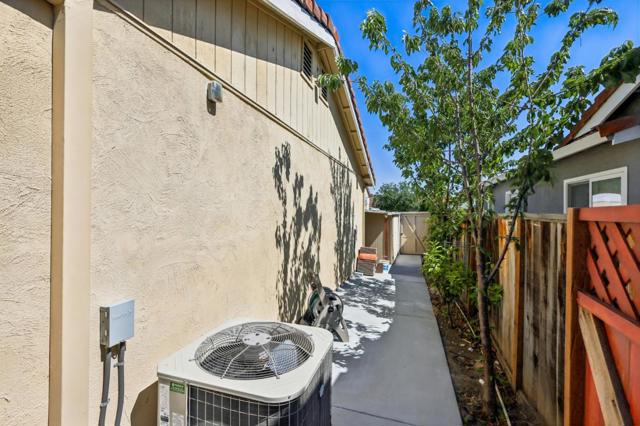 3065 Centerwood Way, San Jose CA: https://media.crmls.org/mediaz/de0dd587-044a-4038-80e2-bca5f34dfed2.jpg