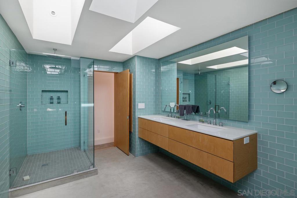 MLS #250045019SD image #31