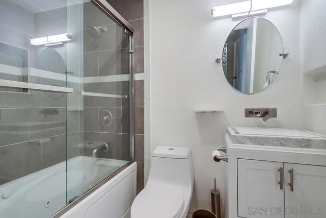 15380 Via La Gitano, Poway CA: https://media.crmls.org/mediaz/de104424-8275-42f4-afa9-0637c094845d.jpg