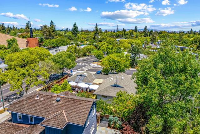 3160 Waverley Street, Palo Alto CA: https://media.crmls.org/mediaz/de10992b-2ccf-4481-ad43-5503e886b176.jpg