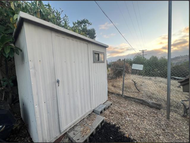 3958 Kenwood Dr, Spring Valley CA: https://media.crmls.org/mediaz/de10febf-08f3-474e-8e28-94fb6ebbd50d.jpg