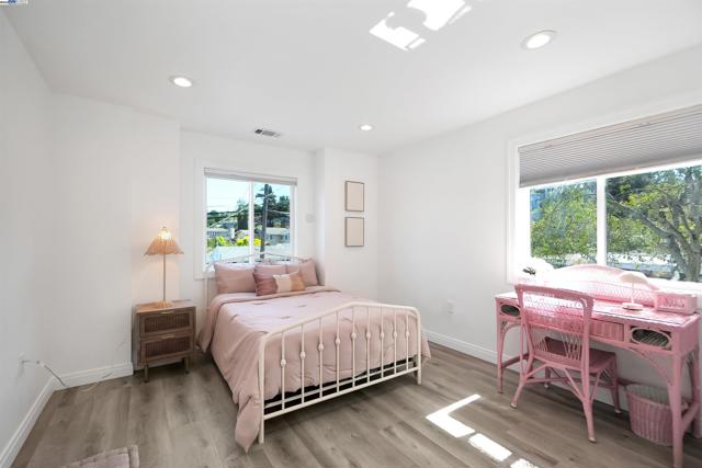 3254 Keith Ave, Castro Valley CA: https://media.crmls.org/mediaz/de114f0f-8a85-4330-a29e-563311037b59.jpg
