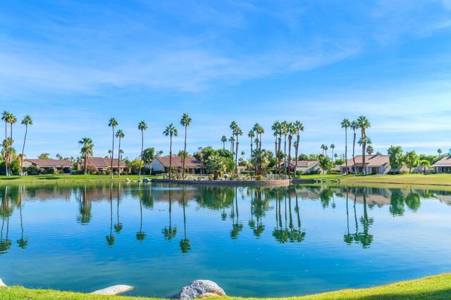10321 Sunningdale Drive, Rancho Mirage CA: https://media.crmls.org/mediaz/de1165a7-4958-4da4-9748-21845bdfdf83.jpg