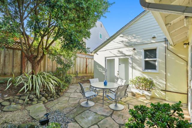 5 Hibbert Court, Pacifica CA: https://media.crmls.org/mediaz/de1222b2-f2fb-4494-8cdf-54e2a29eba02.jpg