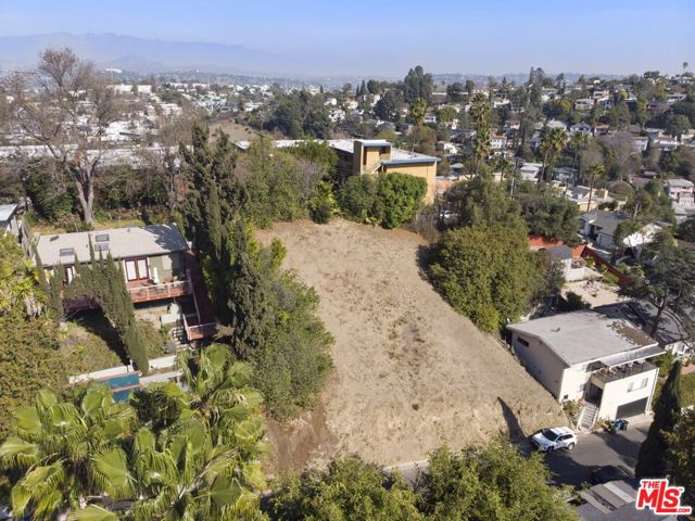 3761 Aloha Street, Silver Lake CA: https://media.crmls.org/mediaz/de13363f-6364-455d-9aad-100f0acc612b.jpg
