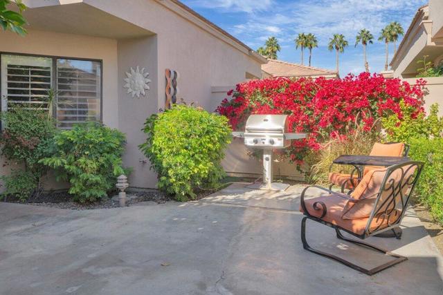 54853 Oakhill, La Quinta CA: https://media.crmls.org/mediaz/de13506e-d4b6-414a-90ed-7210eff9902a.jpg